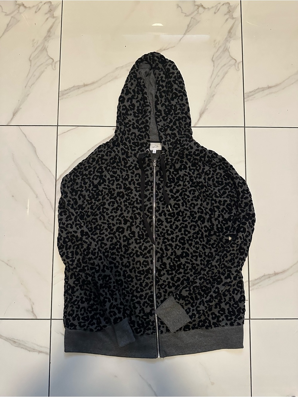 Soma Gray and Black Leopard Print Zip-Up Set XL Top L Bottom
